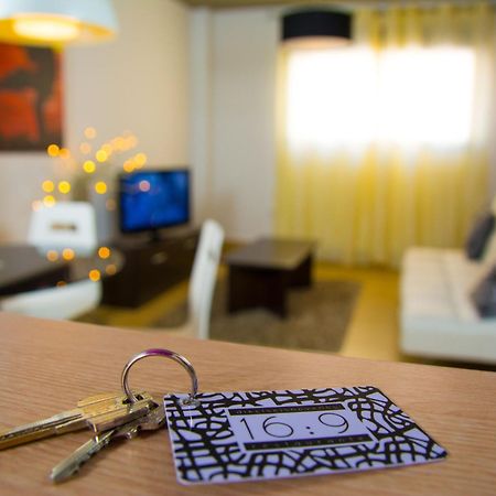 Apartamentos 16:9 Playa Suites Алмерия Екстериор снимка